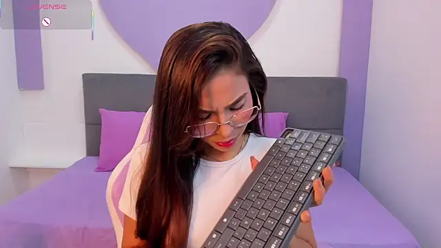 amira cute2 online show from October 2, 10:42 am