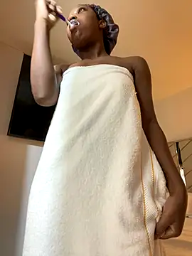 kellya  online show from December 20, 12:31 pm