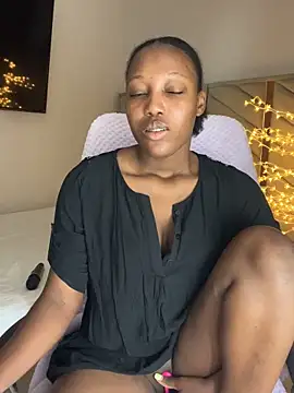 Snapshot of kellya_ chatting on October 18, 12:25 am kellya  online show from October 18, 12:25 am