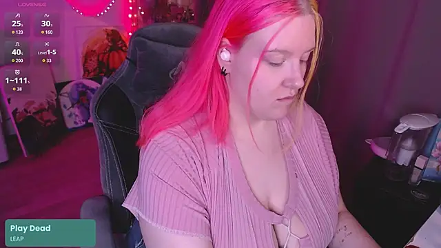 lissamuff online show from April 14, 5:02 pm