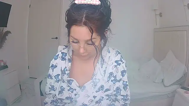 magical mia online show from May 5, 10:29 am