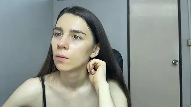 SassyJessi online show from April 18, 4:15 am