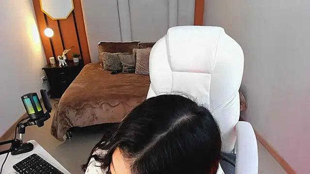 youpinkgirl  online show from September 19, 9:25 pm