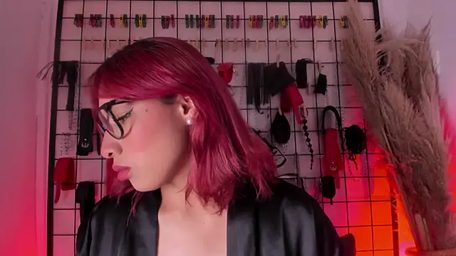 charrlotte quinn online show from September 28, 9:09 pm