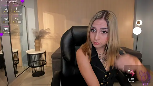 MollySundersX online show from October 27, 12:17 am