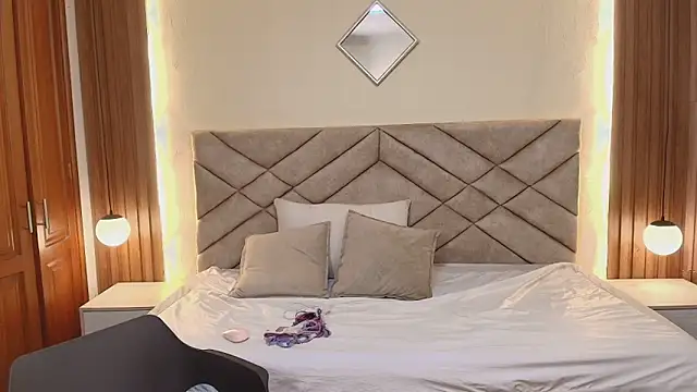 Raquel jones online show from March 26, 12:40 pm