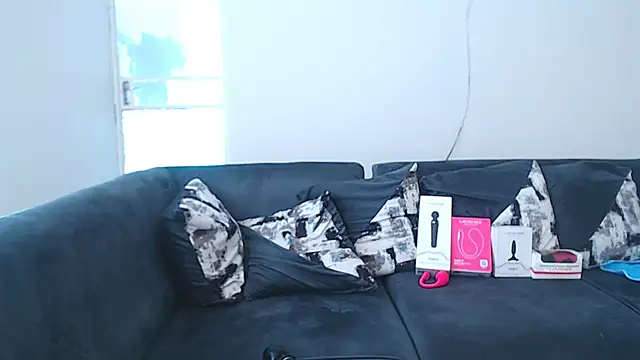 SultryCaramelFantasyx21 online show from March 18, 8:52 am