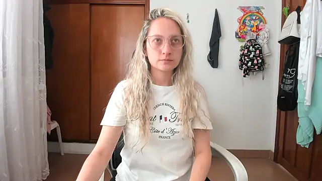 Adele johnsonn1 online show from November 20, 4:08 pm