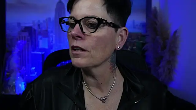 ninarandmann online show from December 5, 7:04 pm