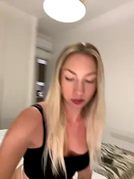 LuisaBecker online show from November 9, 5:20 pm