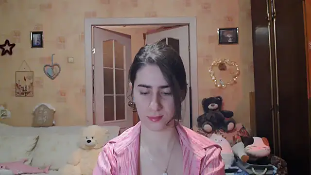 Snapshot of INELIKA chatting on September 19, 9:25 pm INELIKA online show from September 19, 9:25 pm