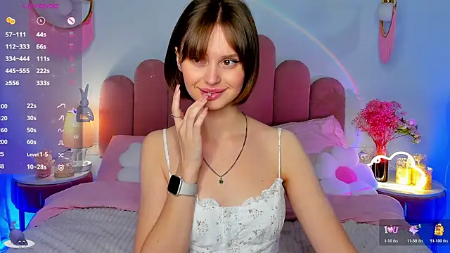 Snapshot of MaryLew chatting on October 18, 5:54 am MaryLew online show from October 18, 5:54 am
