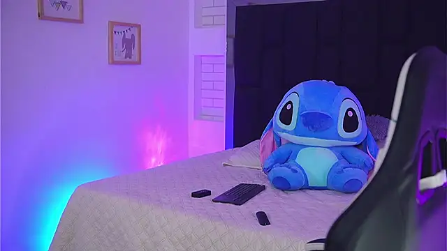 Marianamonroe  online show from April 13, 11:44 am