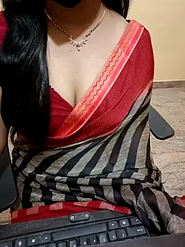 Snapshot of Nithya_05 chatting on October 24, 4:47 pm Nithya 05 online show from October 24, 4:47 pm
