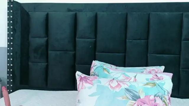 kinkyhousewifee online show from March 15, 11:56 am