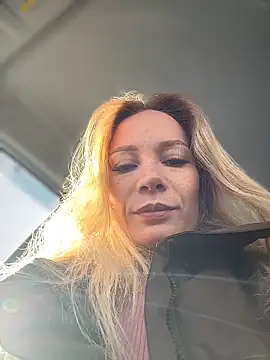 LavenderHot online show from April 18, 1:30 am