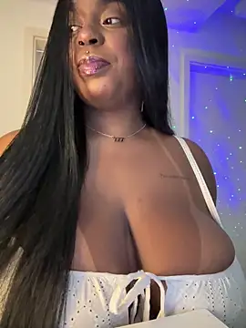 latinababyy online show from November 16, 7:03 pm