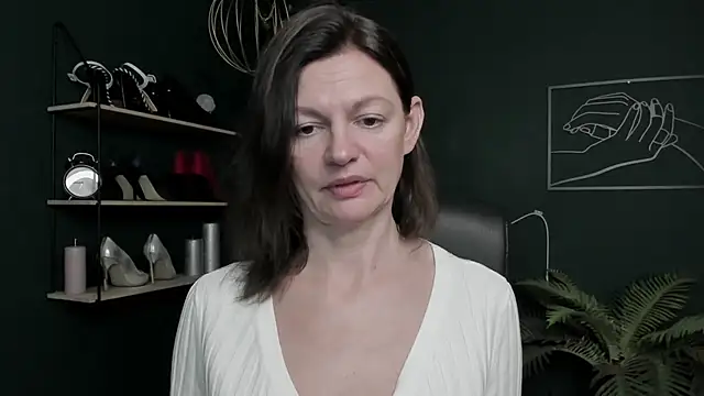 VivianWILD online show from November 5, 7:02 am