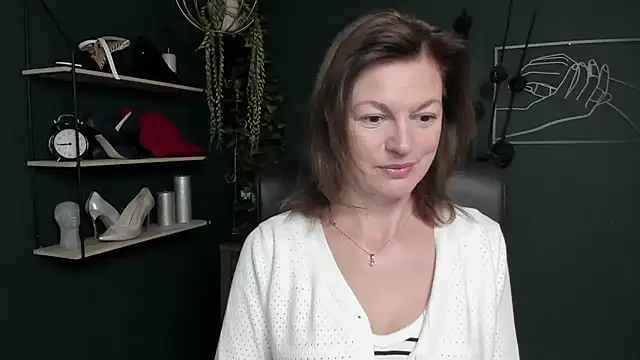 VivianWILD online show from September 18, 6:56 am