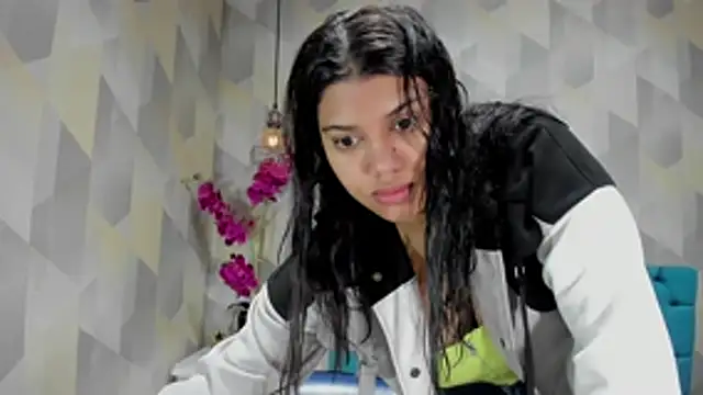 LindaBreeS online show from November 1, 1:37 pm