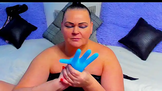 MilanaBiegert online show from December 4, 11:23 am