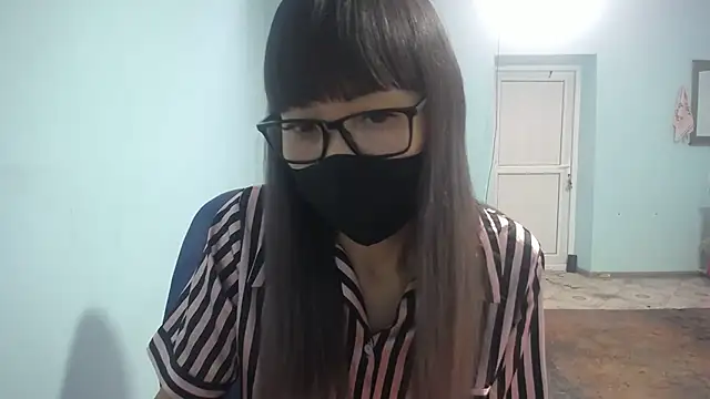Snapshot of elllaaxx chatting on September 13, 4:20 am elllaaxx online show from September 13, 4:20 am