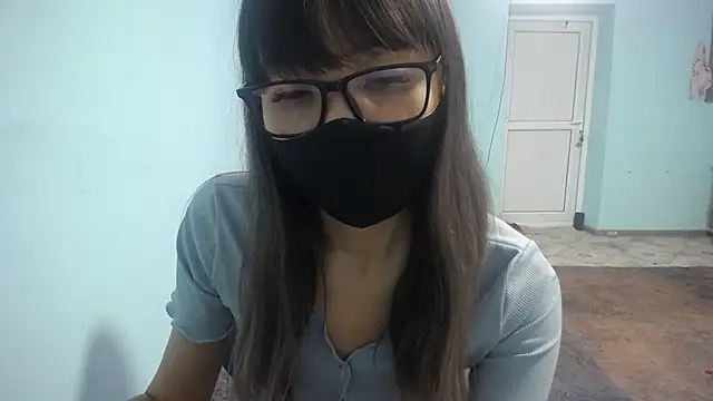 Snapshot of elllaaxx chatting on October 3, 6:51 am elllaaxx online show from October 3, 6:51 am