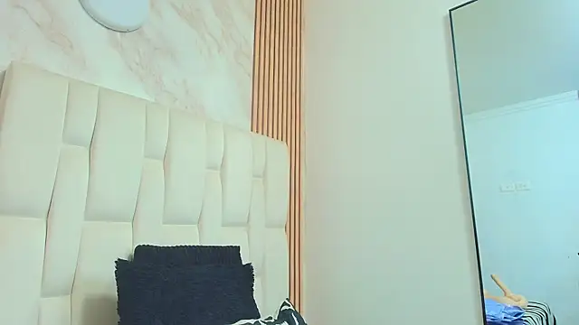 Naughty Kittenm online show from October 27, 11:28 am