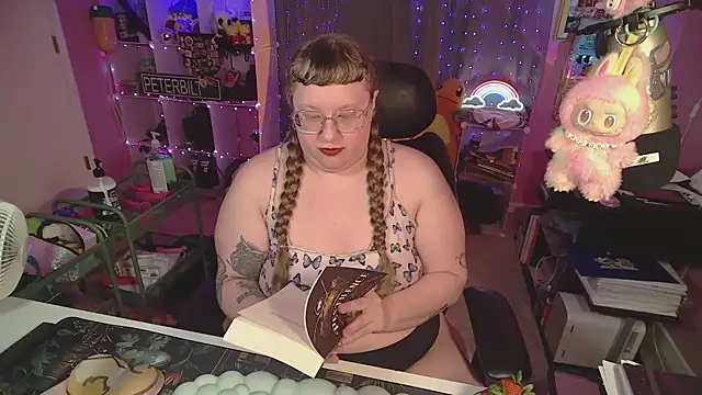 FatVeronica online show from March 26, 7:15 pm