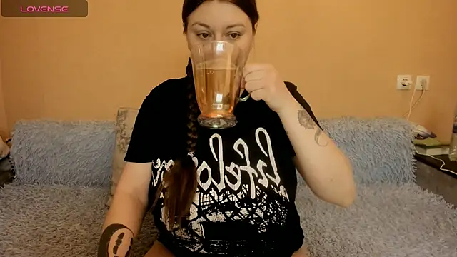 AlisaBacker online show from January 6, 9:40 pm