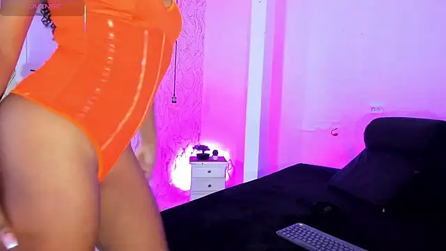 NATALIE PARKERR online show from October 20, 12:30 pm