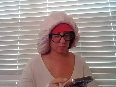 Paisleehaze online show from December 5, 6:20 pm