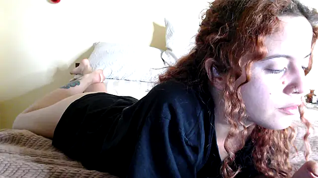 frikigyal online show from March 13, 2:13 am