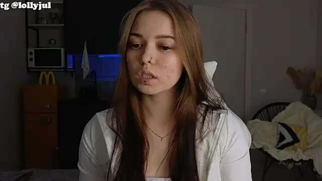 Snapshot of doll_lol_ chatting on October 26, 7:20 pm doll lol  online show from October 26, 7:20 pm