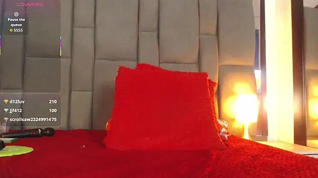 SELENA BIGBOOBS online show from April 19, 6:43 pm