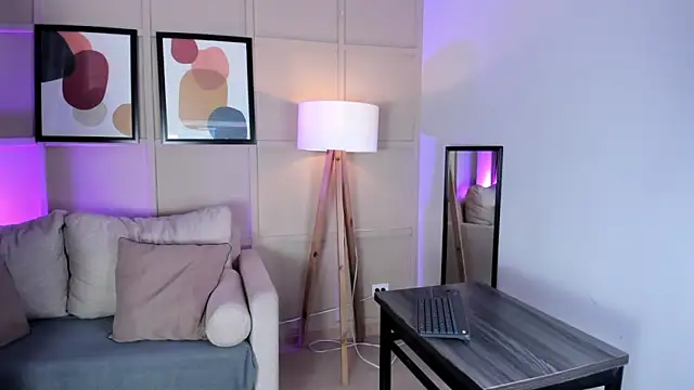 helenaduque  online show from April 10, 10:54 am