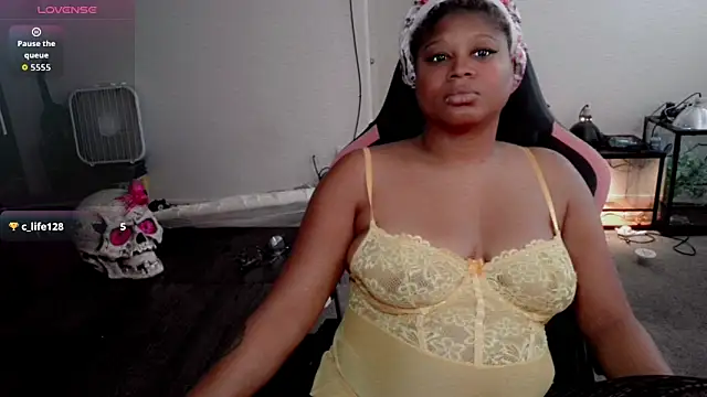 lexilove8 online show from October 20, 9:07 pm