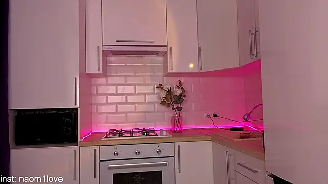 Naomi Girly online show from October 13, 3:25 pm