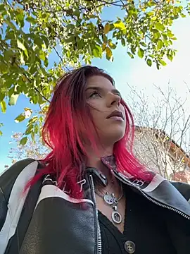 RiriRoseey online show from November 1, 8:40 am