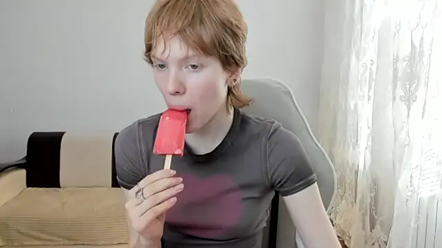 StellaDavis online show from June 18, 11:37 am