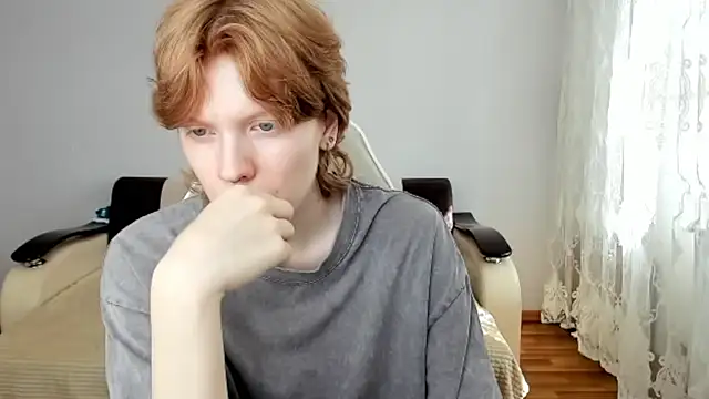StellaDavis online show from July 19, 11:01 am
