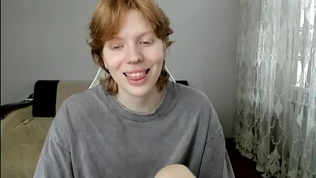 StellaDavis online show from July 10, 11:10 am