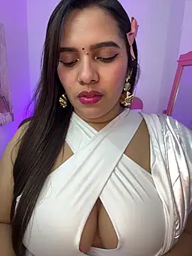 krishaa  online show from February 5, 7:39 pm