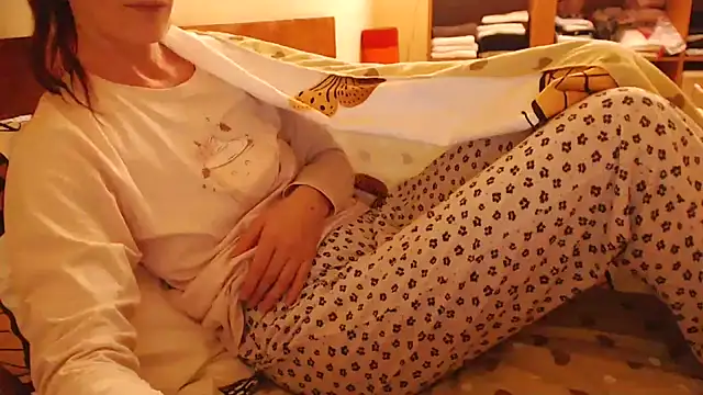 LovelyAndraGirl online show from July 19, 7:49 pm