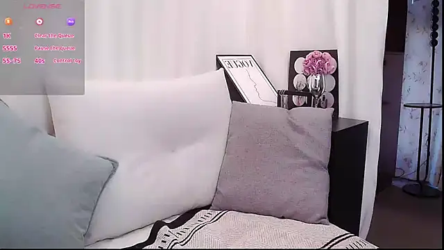 stella lolio online show from March 26, 1:08 am