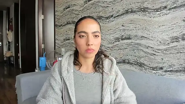 Snapshot of Sophi__a chatting on October 21, 8:35 pm Sophi a online show from October 21, 8:35 pm