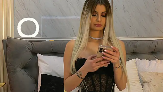 MiaCharm online show from February 5, 9:51 pm