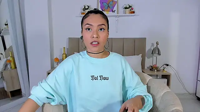 Zoe Gruber online show from April 7, 11:29 pm