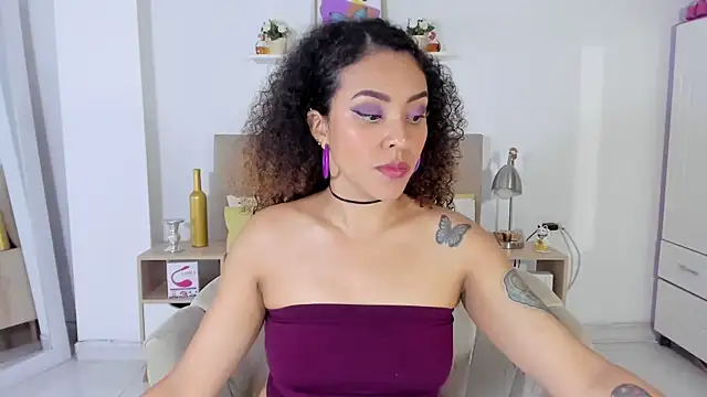 Zoe Gruber online show from May 6, 11:53 pm