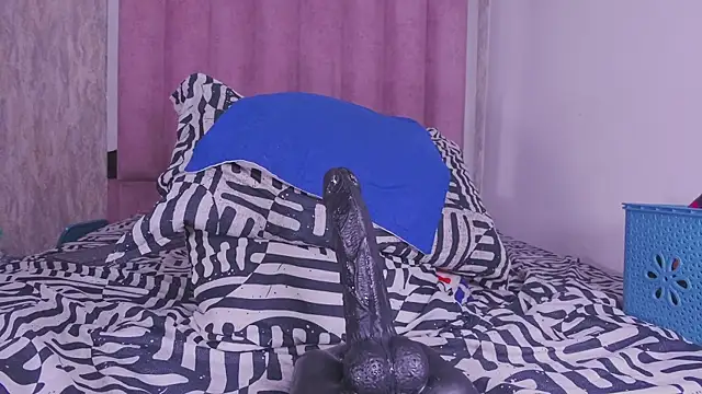 violett lo online show from October 11, 1:25 pm